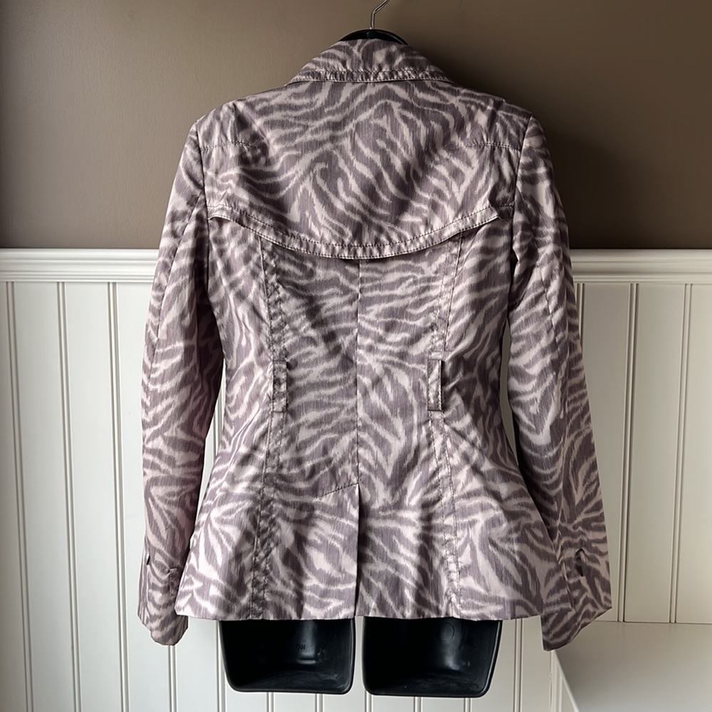 Jessica SIMPSON Tan and Grey Animal Print Cropped Rain Jacket Medium - Picture 11 of 15